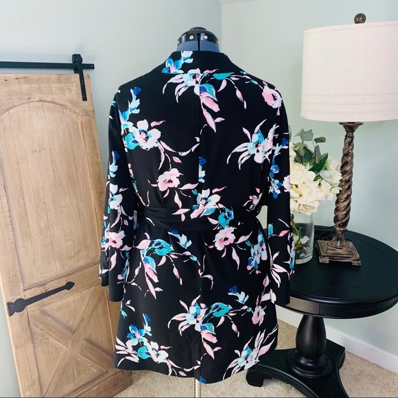 Lane Bryant Belted Floral Top Size 26/28 - Picture 5 of 7